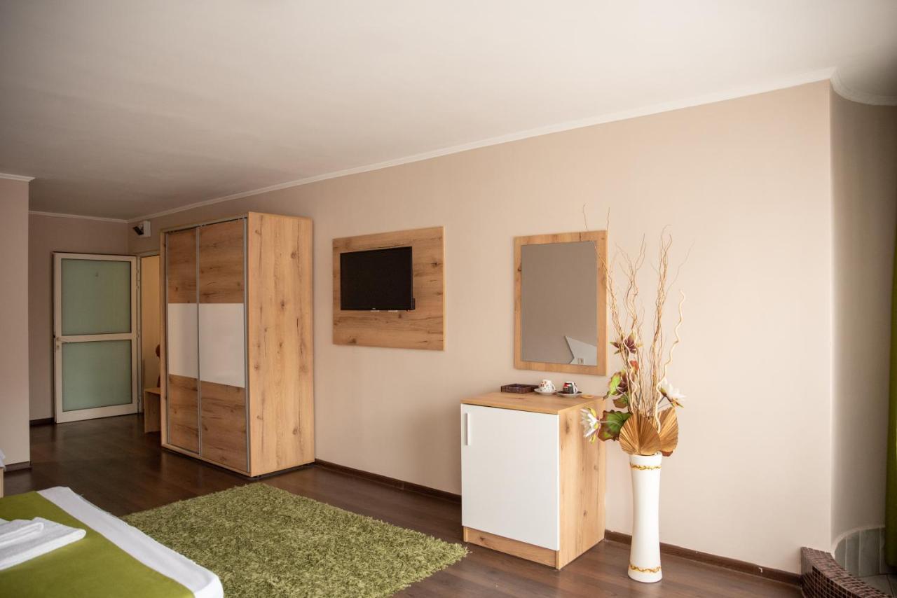 Hotel Oppium Restaurant & Garden Ρούσε Εξωτερικό φωτογραφία