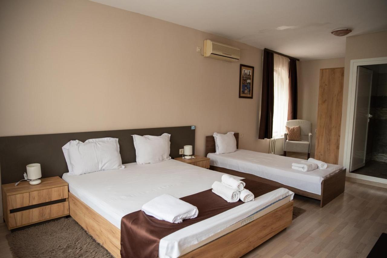 Hotel Oppium Restaurant & Garden Ρούσε Εξωτερικό φωτογραφία