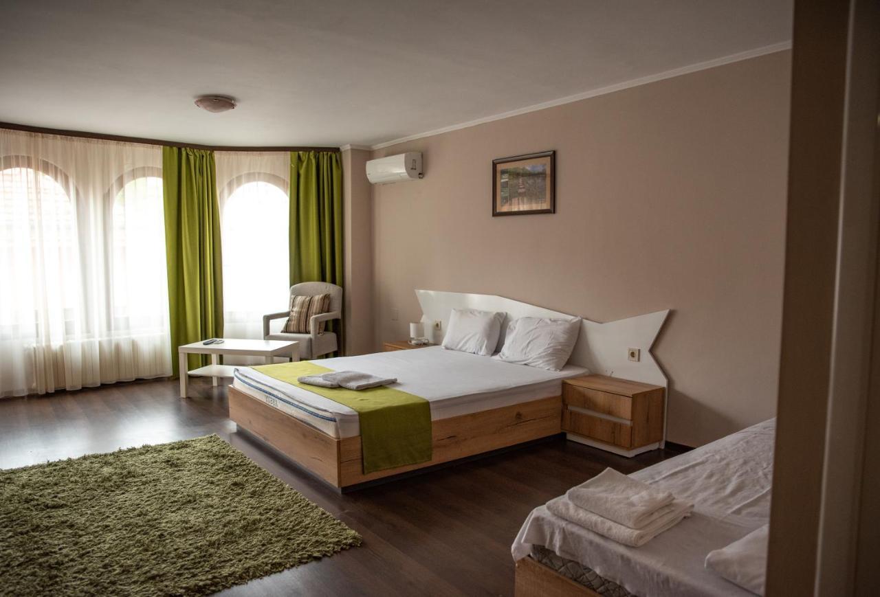 Hotel Oppium Restaurant & Garden Ρούσε Εξωτερικό φωτογραφία