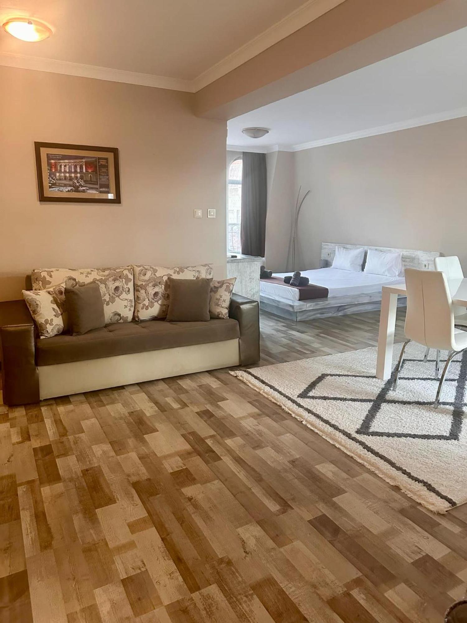 Hotel Oppium Restaurant & Garden Ρούσε Εξωτερικό φωτογραφία