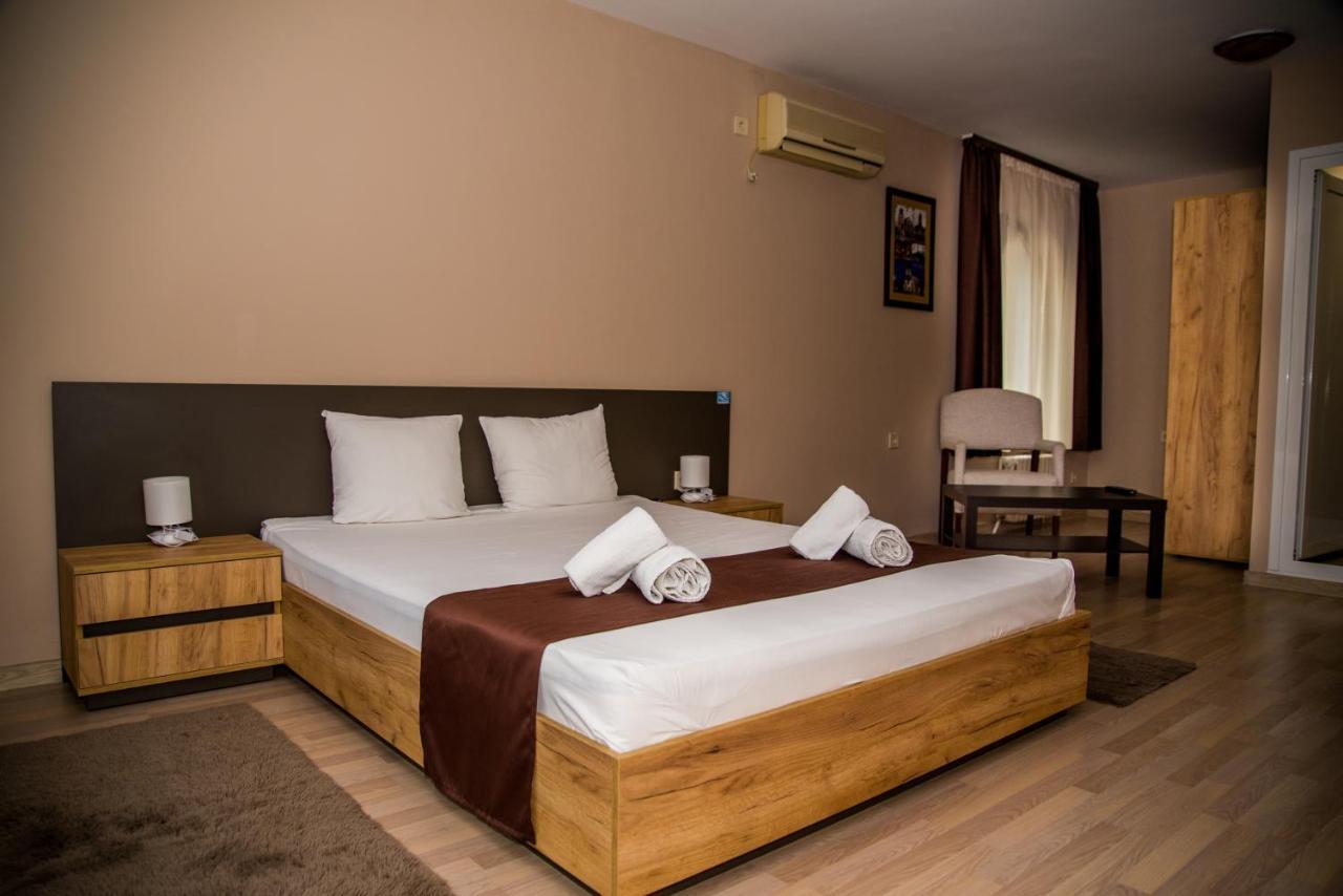 Hotel Oppium Restaurant & Garden Ρούσε Εξωτερικό φωτογραφία