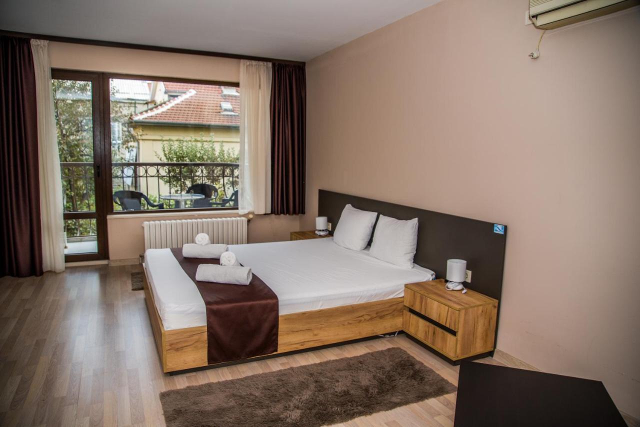 Hotel Oppium Restaurant & Garden Ρούσε Εξωτερικό φωτογραφία