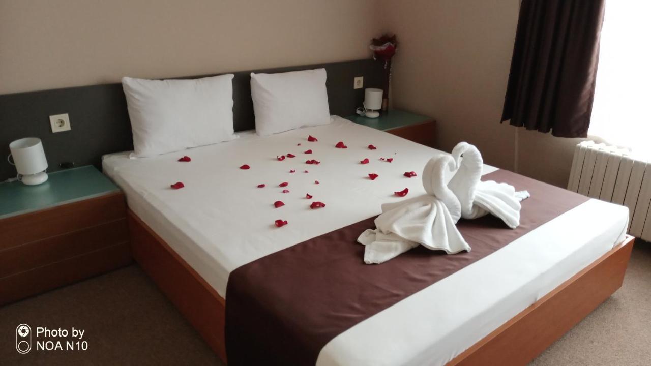 Hotel Oppium Restaurant & Garden Ρούσε Εξωτερικό φωτογραφία